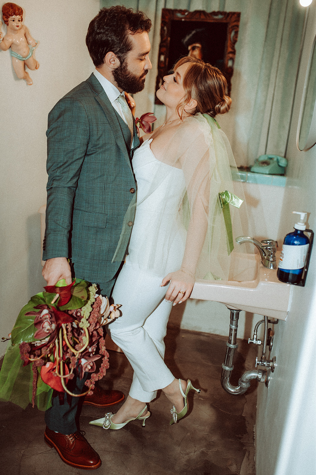 Las Vegas Wedding Photos, Vegas Elopement Photographer, Vegas Elopement Planner, Velvet Alchemy Photography, P3 Events